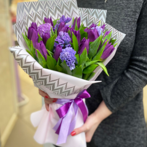 Bouquet di tulipani con giacinti